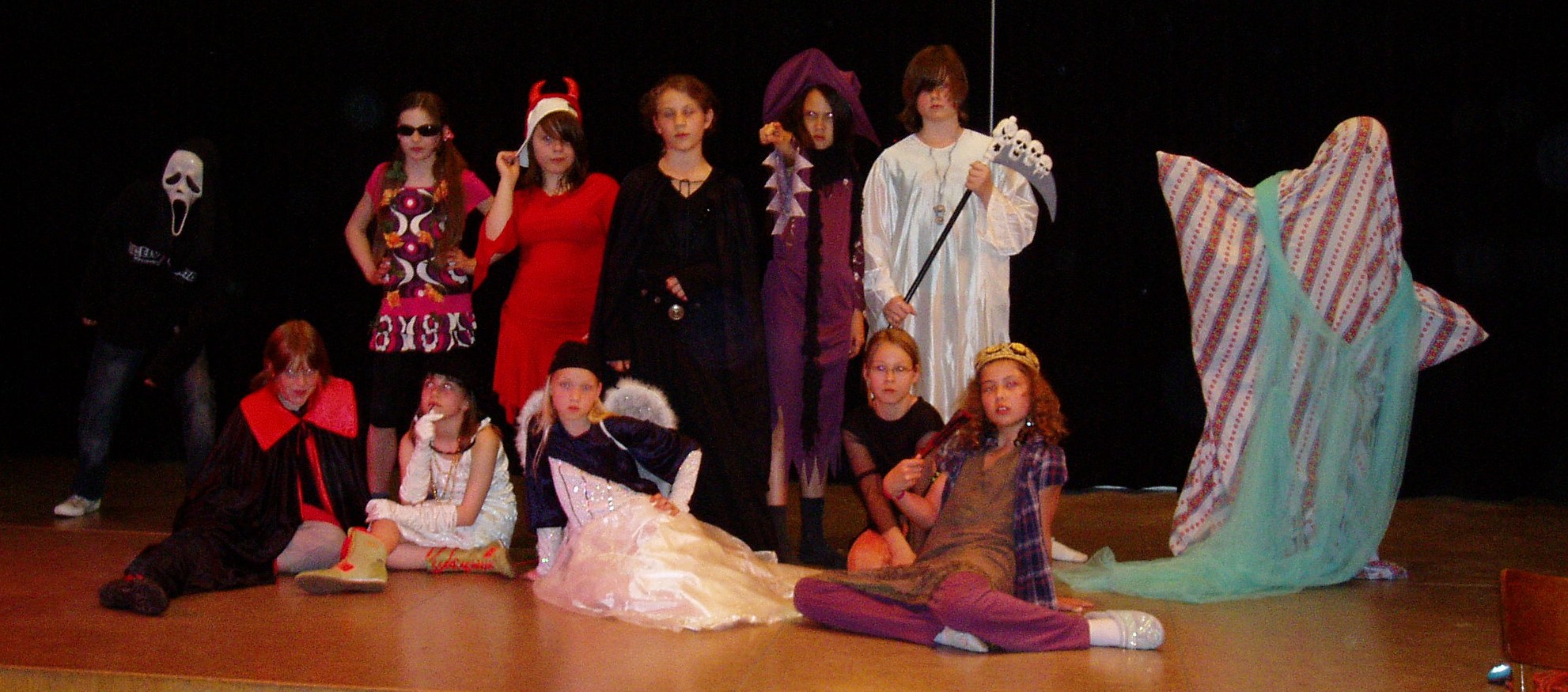 Treffen um Mitternacht in der Aula ... Treffen um Mitternacht in der Aula ...